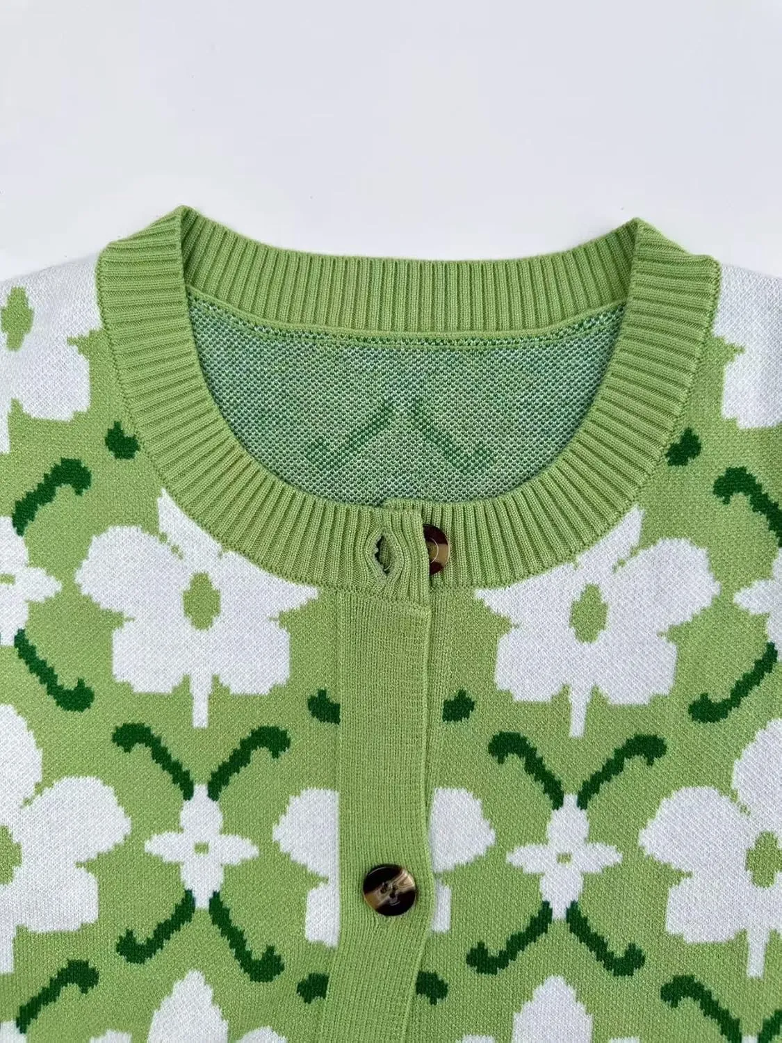Floral Cardigan Sweaters for Women Lightweight Button Up Flower Printed Pattern Cardigans Fall Knit Sweater Tops