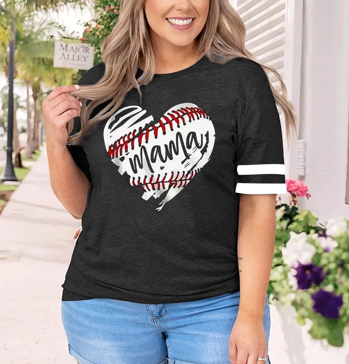 Plus Size Baseball Mom Shirt Women Love Heart Graphic Baseball T Shirt Mothers Day Baseball Gift Short Sleeve Tees