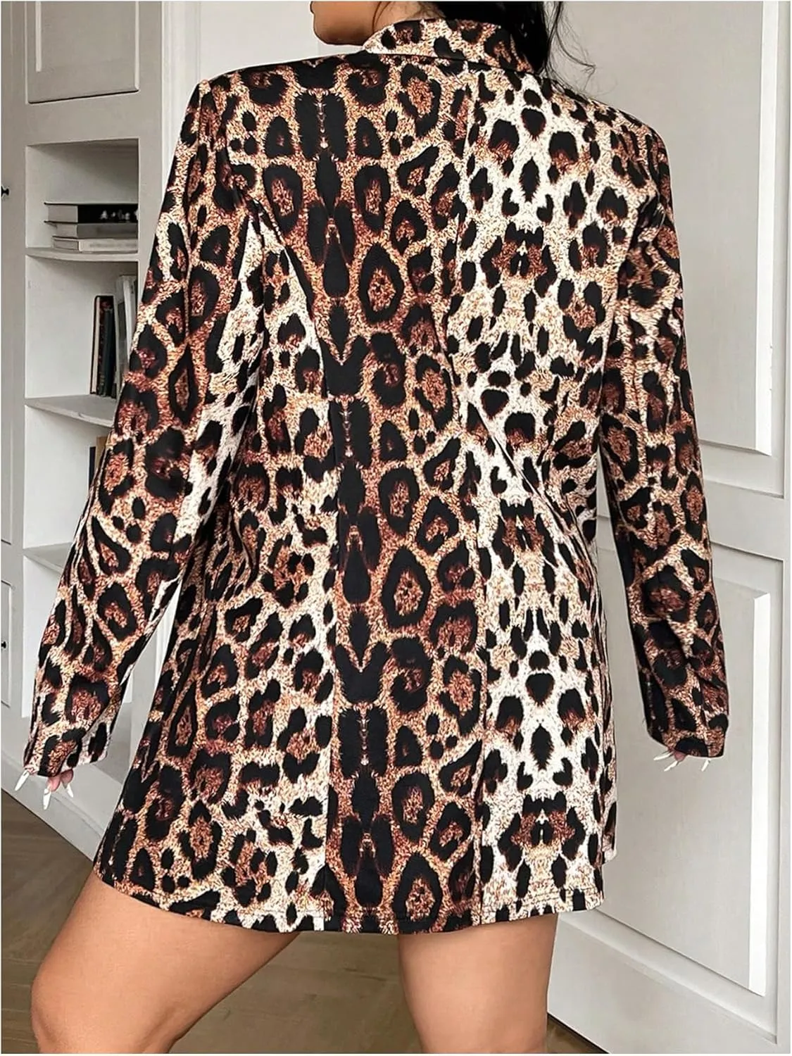 WDIRARA Women's Plus Size Newspaper Print Blazer Lapel Button Padded Shoulder Funky Blazer Jacket Outerwear