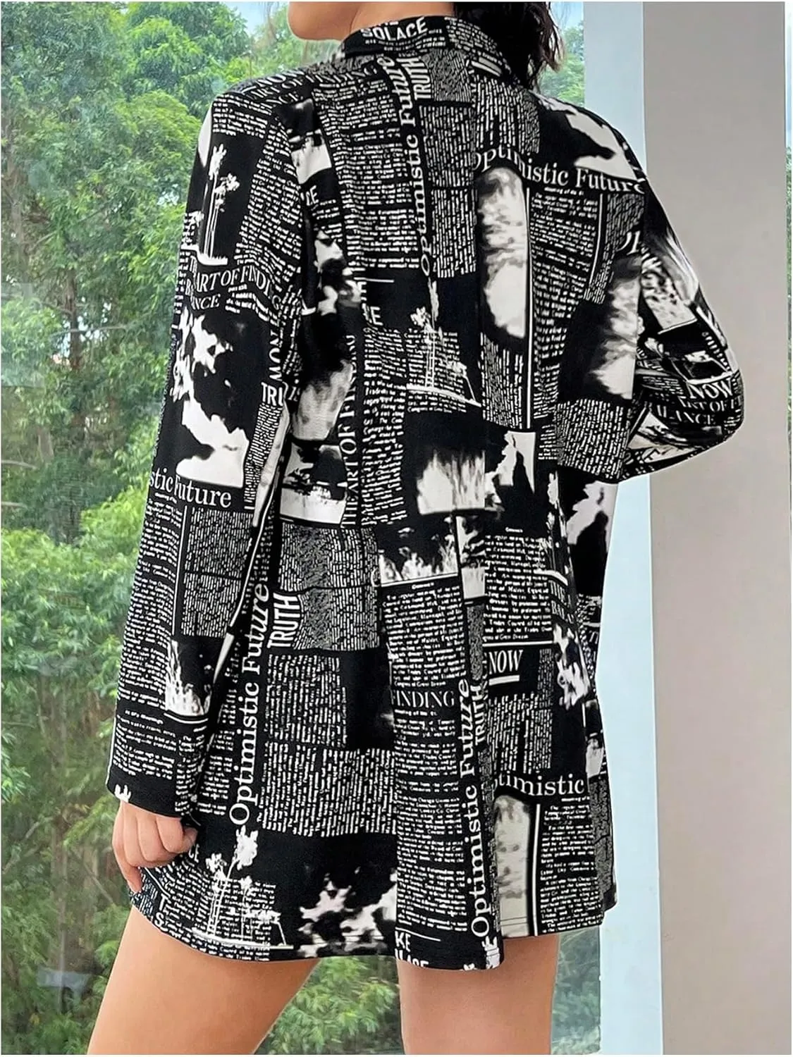 WDIRARA Women's Plus Size Newspaper Print Blazer Lapel Button Padded Shoulder Funky Blazer Jacket Outerwear