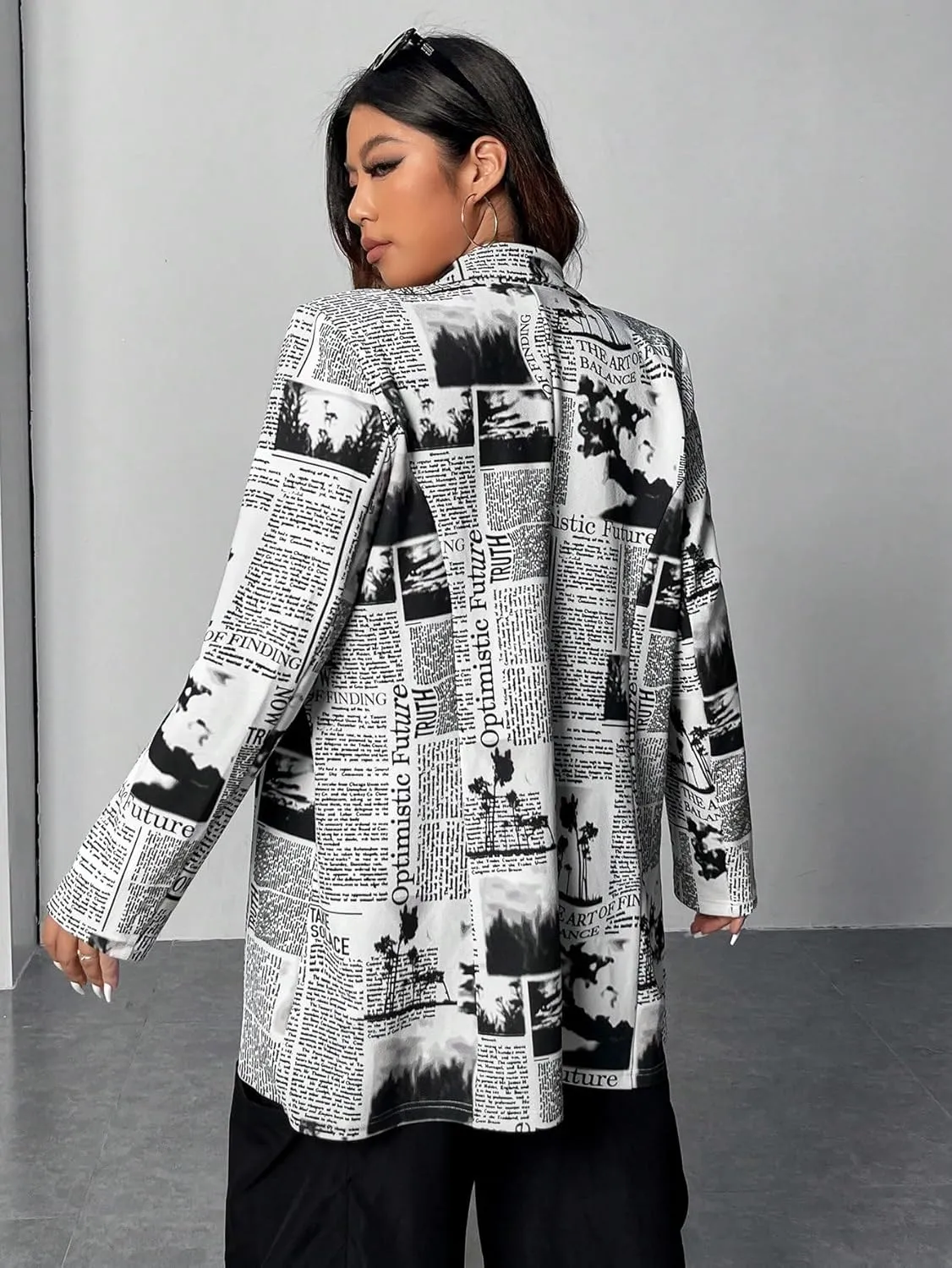 WDIRARA Women's Plus Size Newspaper Print Blazer Lapel Button Padded Shoulder Funky Blazer Jacket Outerwear